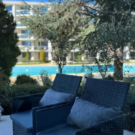 Apartment Belyy Lebed