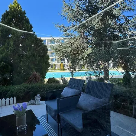 Apartament Belyy Lebed *